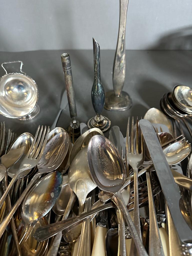 A volume of silverplated items along with flatware etc. - Image 9 of 9