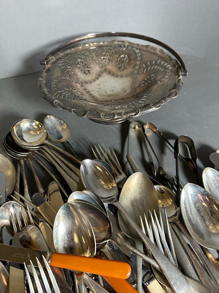 A volume of silverplated items along with flatware etc. - Image 5 of 9
