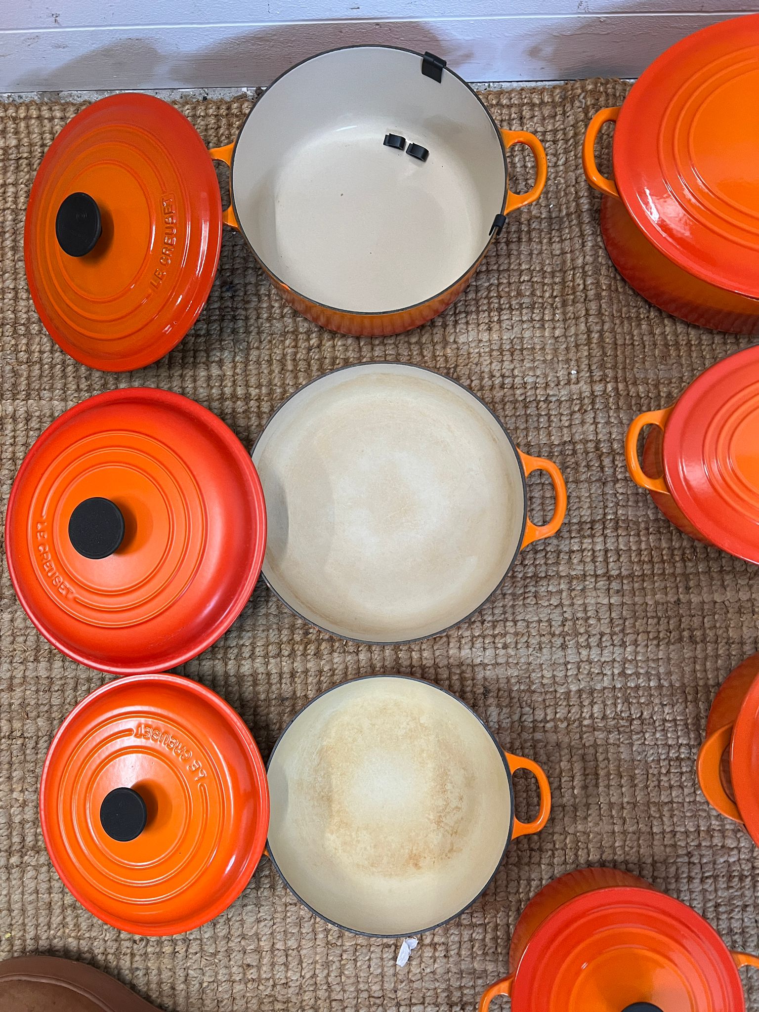 Nine Le Creuset casserole dishes etc - Image 4 of 7