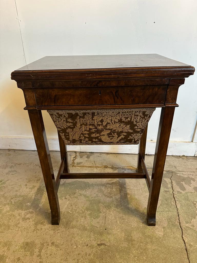 A burr walnut games table with swivel top, green baize and chess board (H77cm W58cm D42cm) - Image 2 of 5