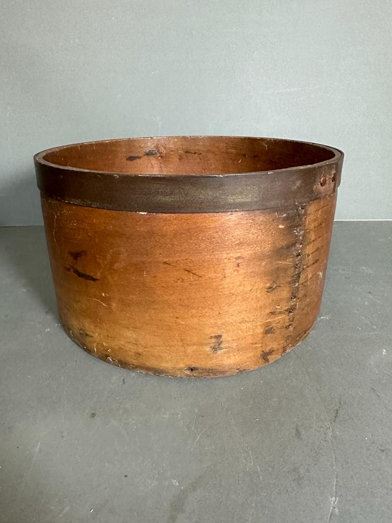 A vintage grain measuring barrel - Image 3 of 3