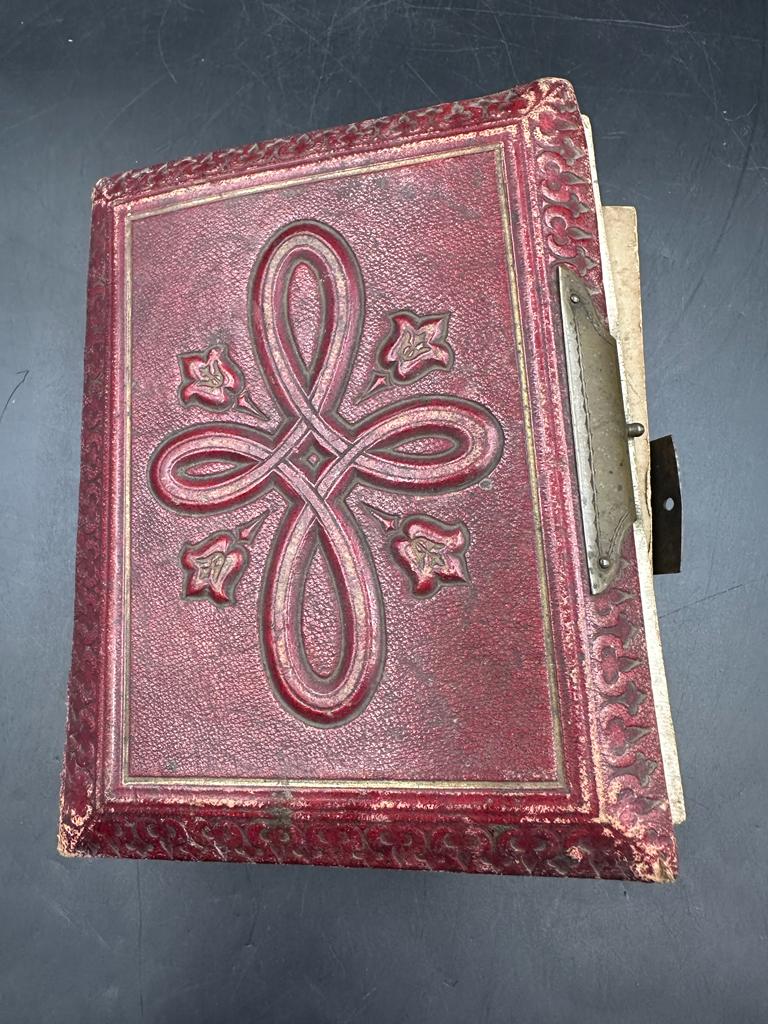 A red leather Victorian photograph album with contents - Image 8 of 8