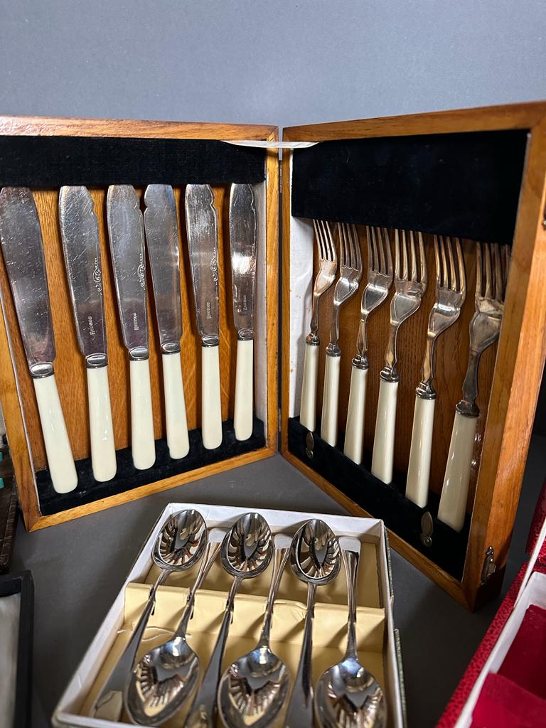 A large selection of boxed silver plated and EPNS cutlery sets, various styles, and makers. - Image 4 of 8