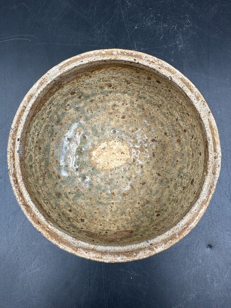 A Thai stoneware covered bowl (Approximate Height 9cm) - Image 3 of 4