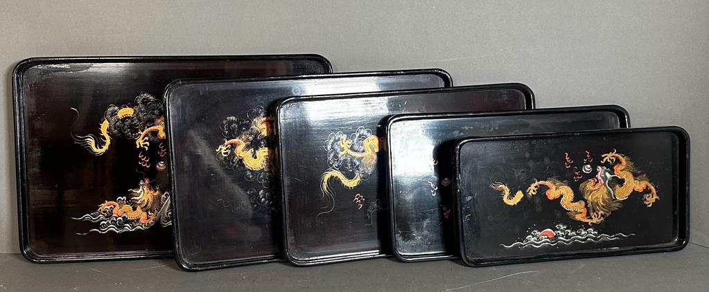 A set of five Chinese lacquered trays with golden central dragons - Image 5 of 8