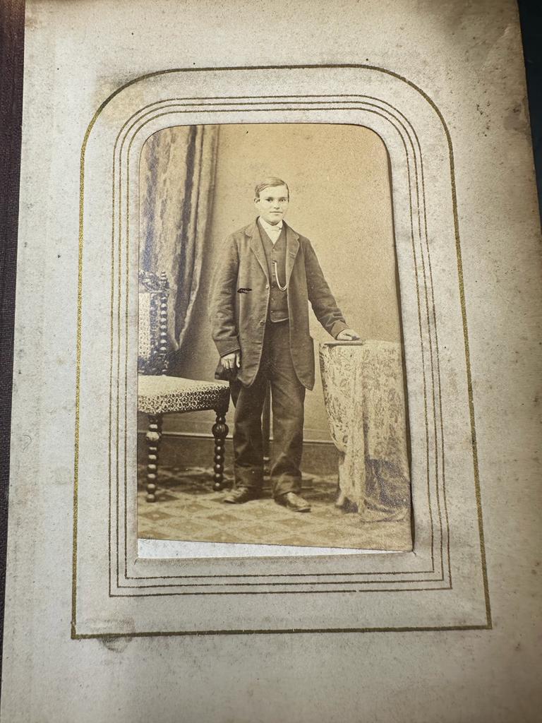 A red leather Victorian photograph album with contents - Image 4 of 8