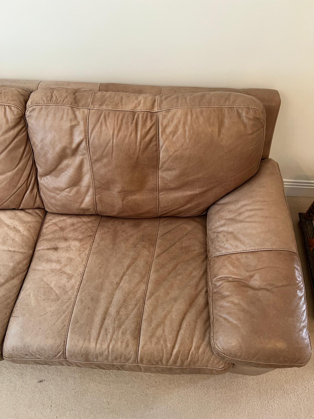 A three seater leather sofa (H78cm W208cm D92cm) - Image 6 of 6