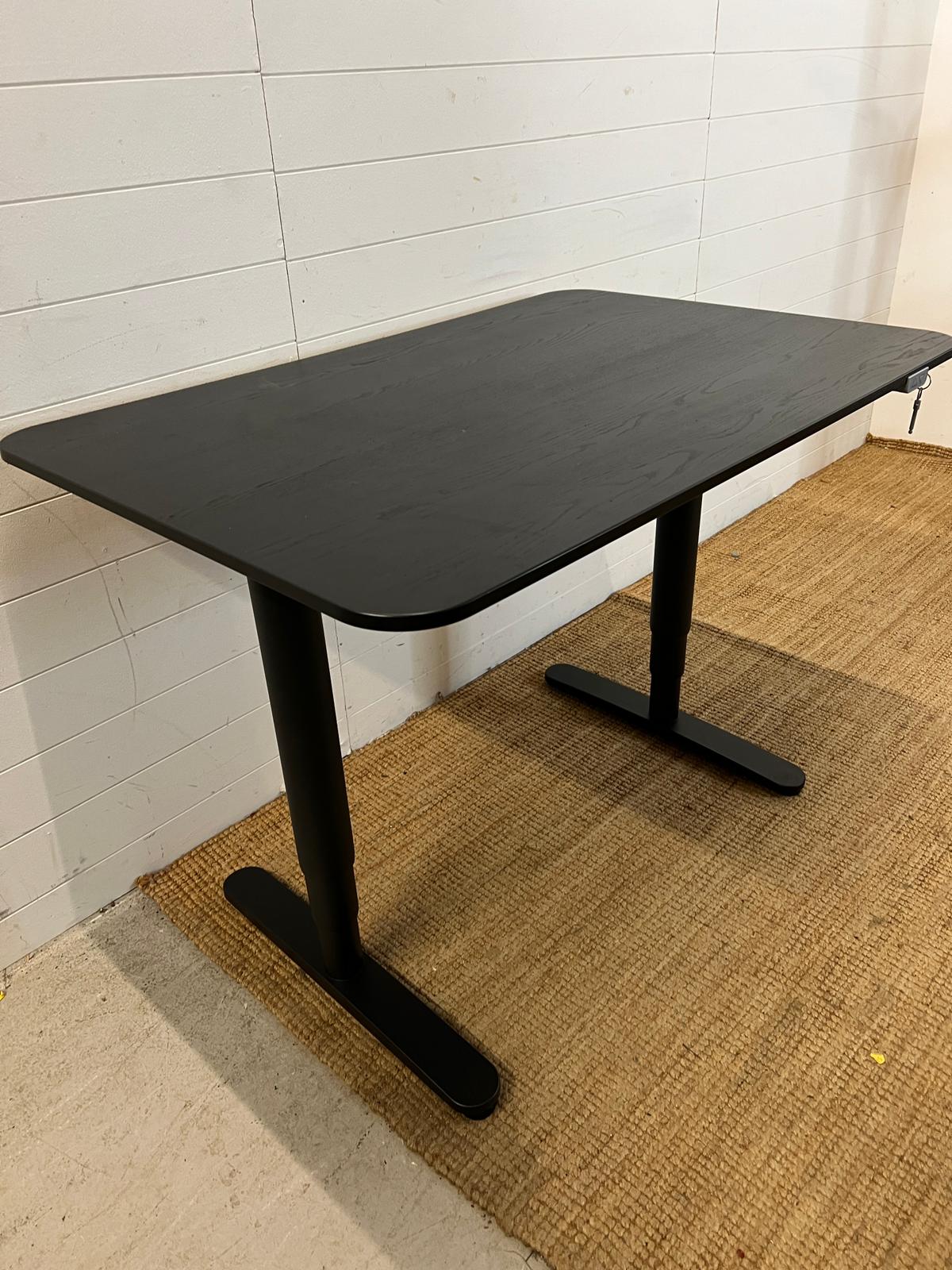 A Bekant Ikea desk with adjustable height (W120cm D80cm) - Image 3 of 6