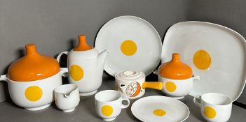 An extensive Rosenthal 32 piece dinner service by Wolf Kamagel, to include dinner plates, cups and