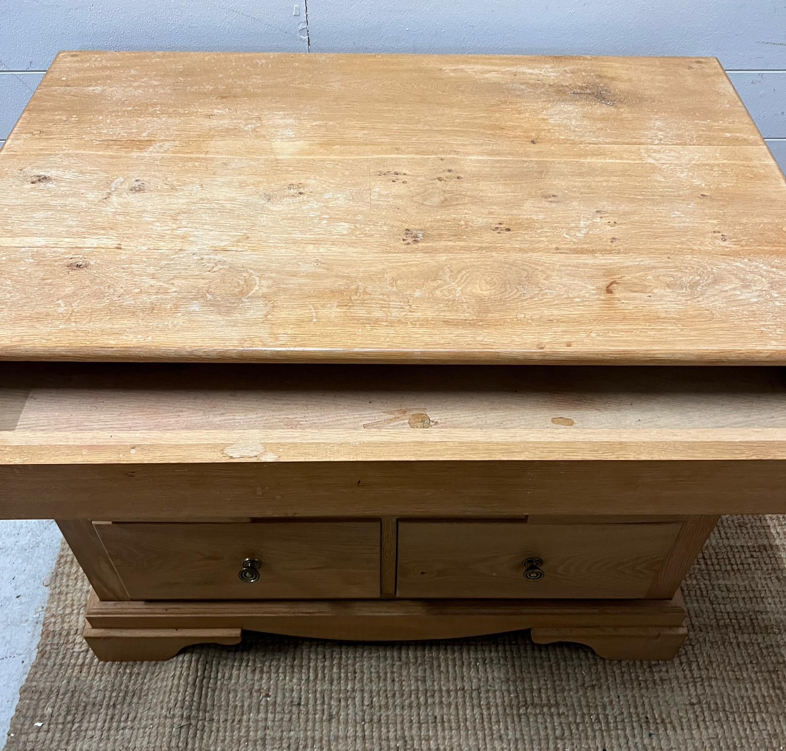 A light oak chest of drawers (H79cm W101cm D63cm) - Image 2 of 5