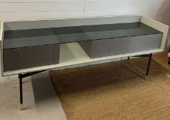 "Ditre Italia" console, sleek structure supported by a metal frame (H90cm W218cn D60cm)