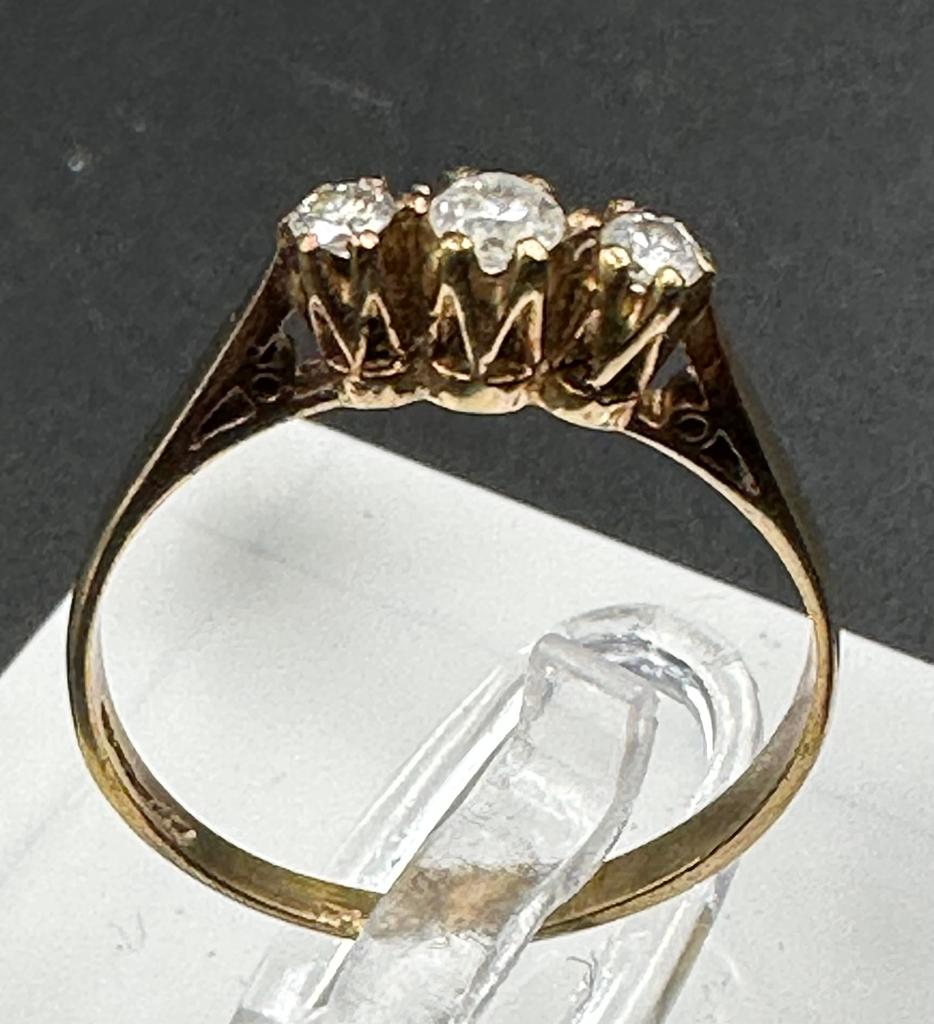 A three stone diamond ring on 9ct gold size L - Image 4 of 4