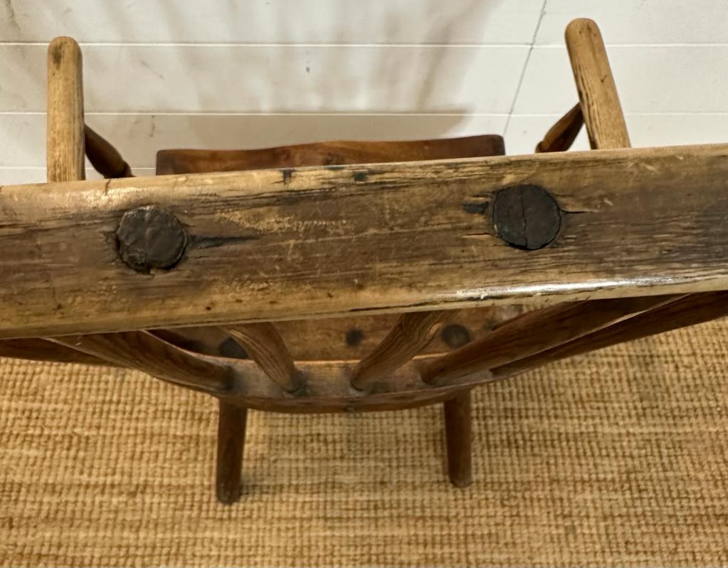 An oak stick back Windsor chair - Image 2 of 5