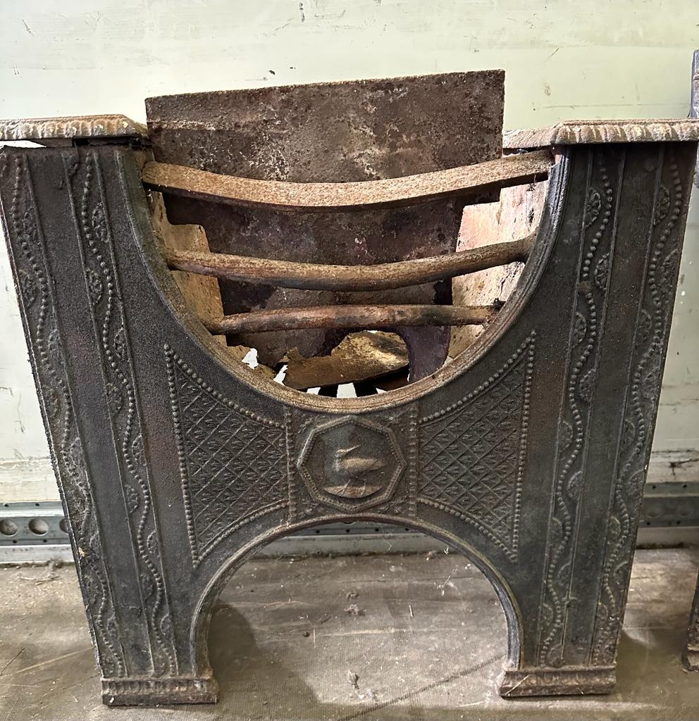 Two Victorian cast iron fire grates (one AF) - Image 3 of 8
