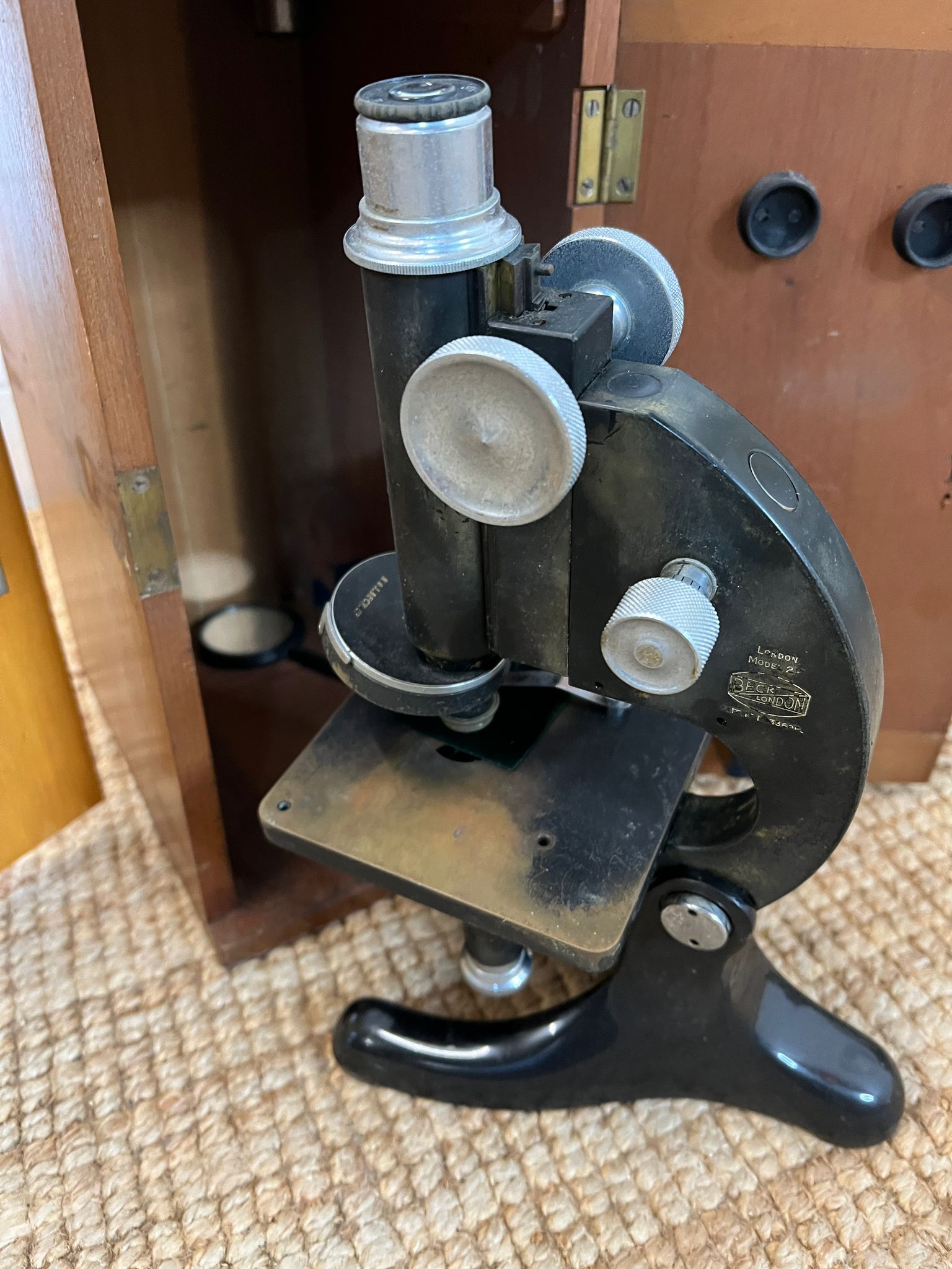 Two cased vintage microscope instrument - Image 3 of 3
