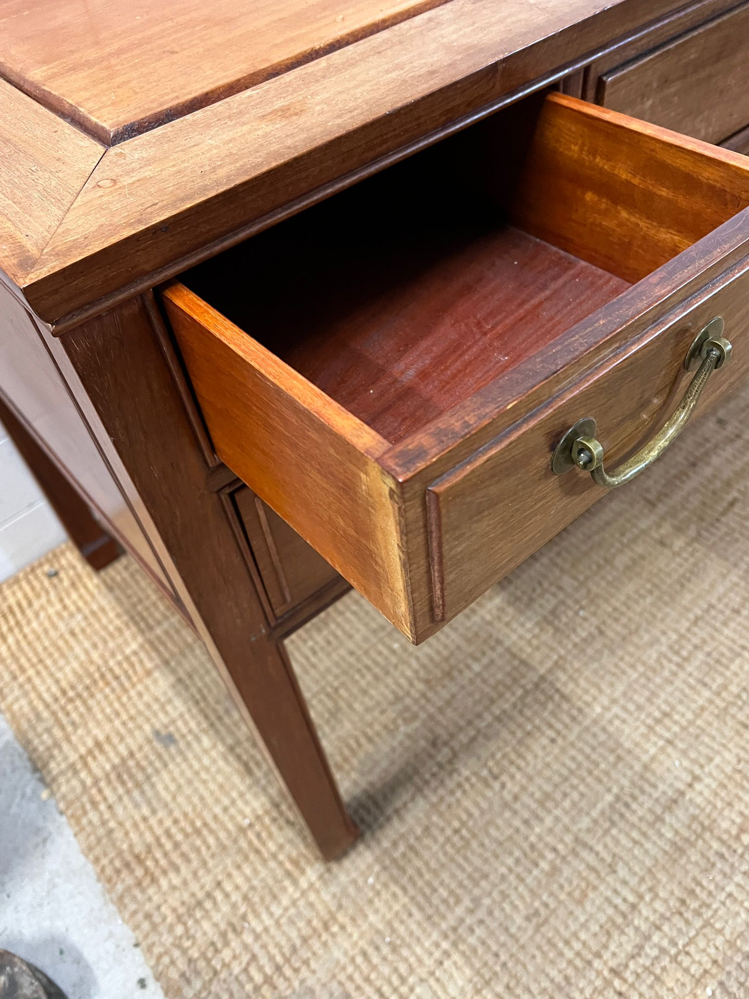 Hardwood desk with one long drawer to centre and two short each side (H76cm W124cm D60cm) - Image 2 of 3