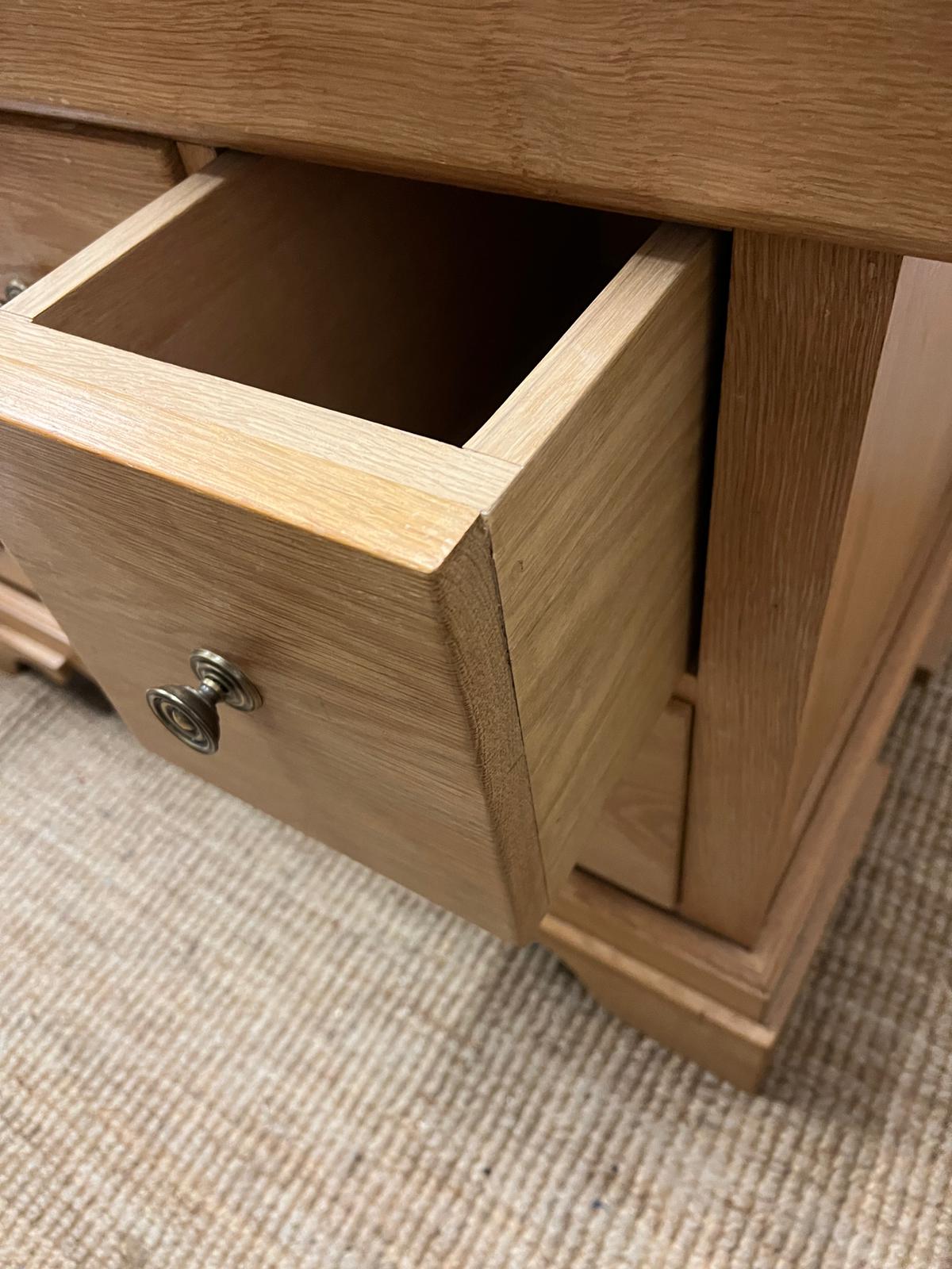 A light oak chest of drawers (H79cm W101cm D63cm) - Image 5 of 5