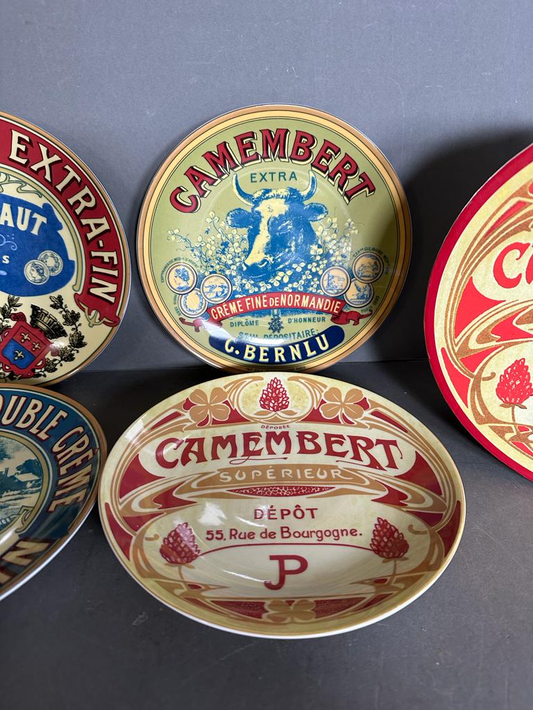 A boxed selection of camembert plates - Image 2 of 3