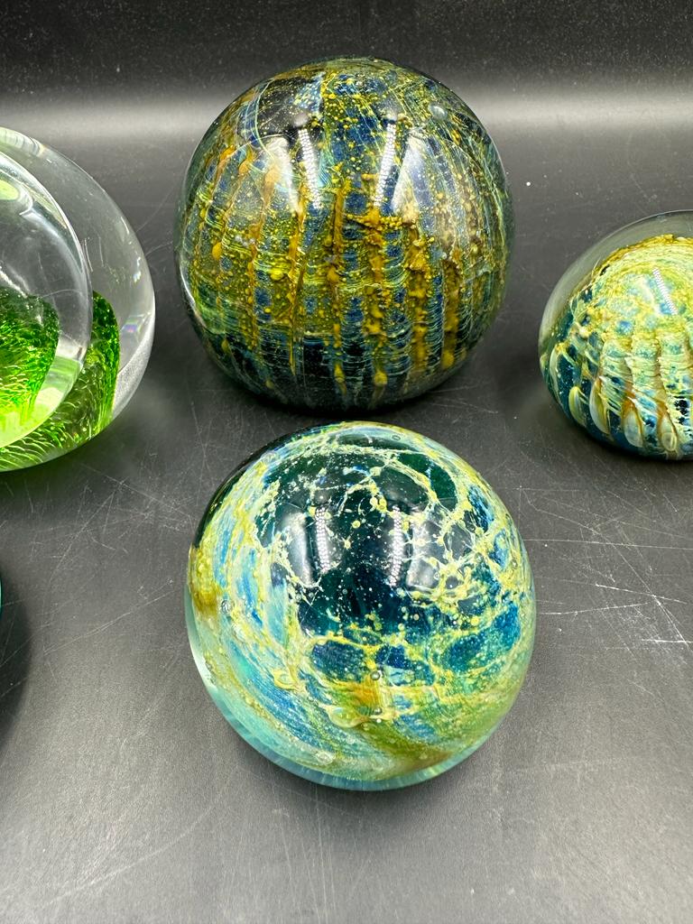 A selection of six glass paper weights to include Mdina - Image 4 of 5