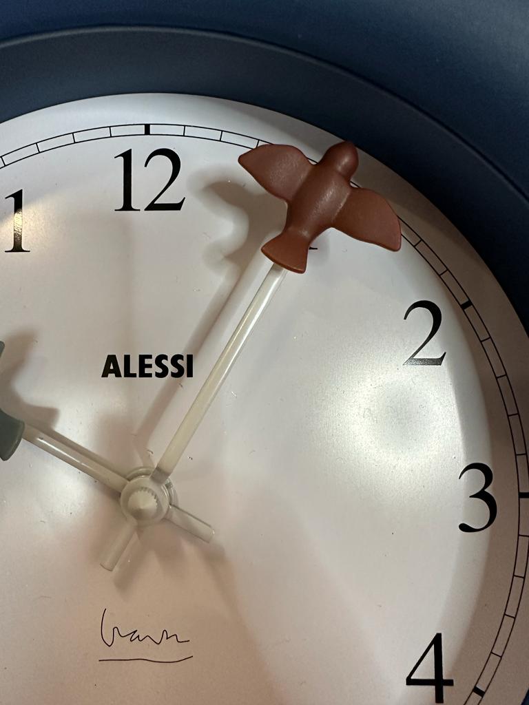 An Alessi "Fino Flies" kitchen wall clock in blue - Image 2 of 4
