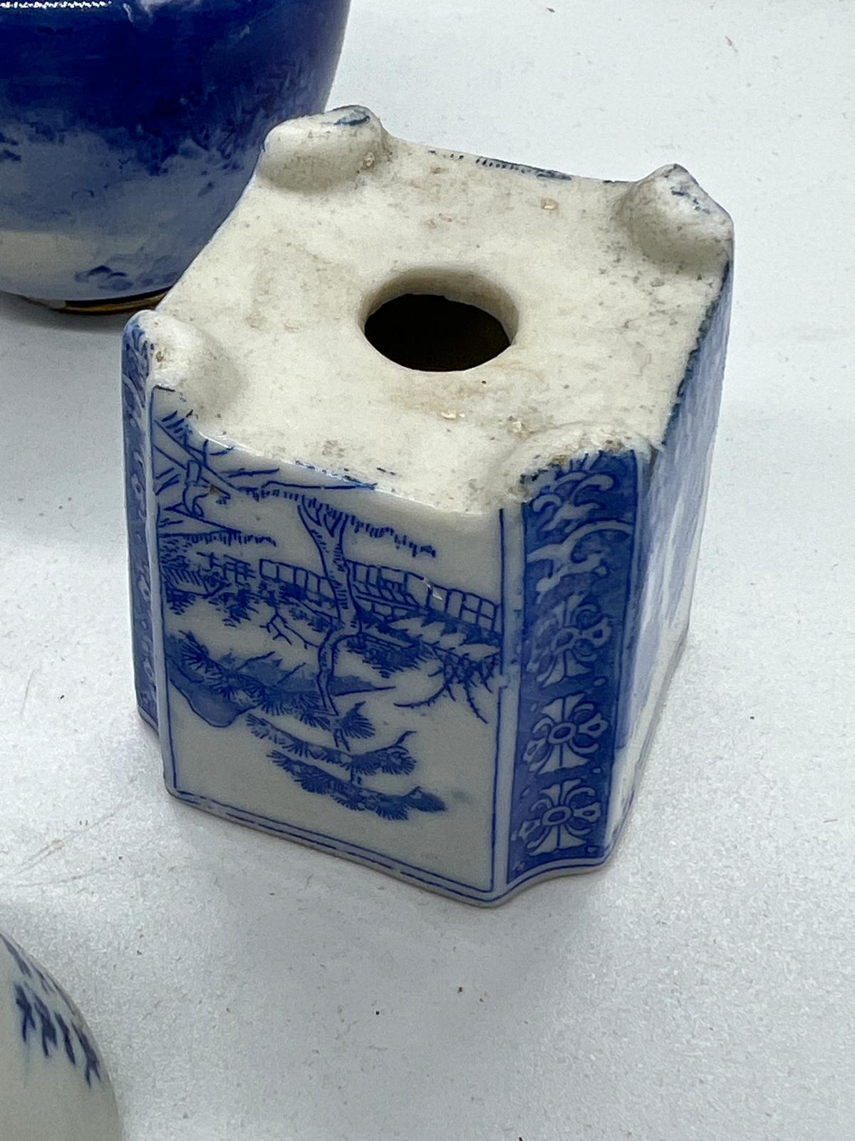 Four blue and white china pots including tea bowls etc - Image 2 of 6