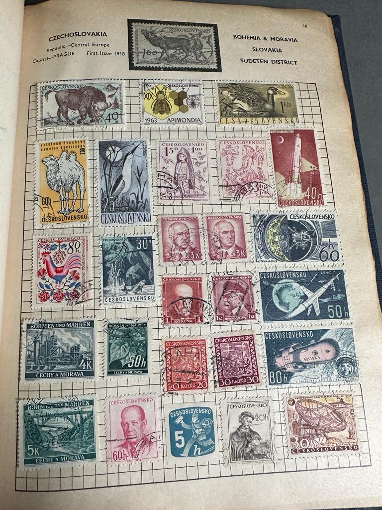 A selection of UK and World stamps, some loose - Image 7 of 10