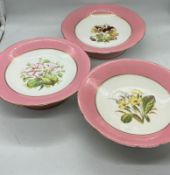 Three cake plates on stems and floral decoration (H7cm Dia23cm)