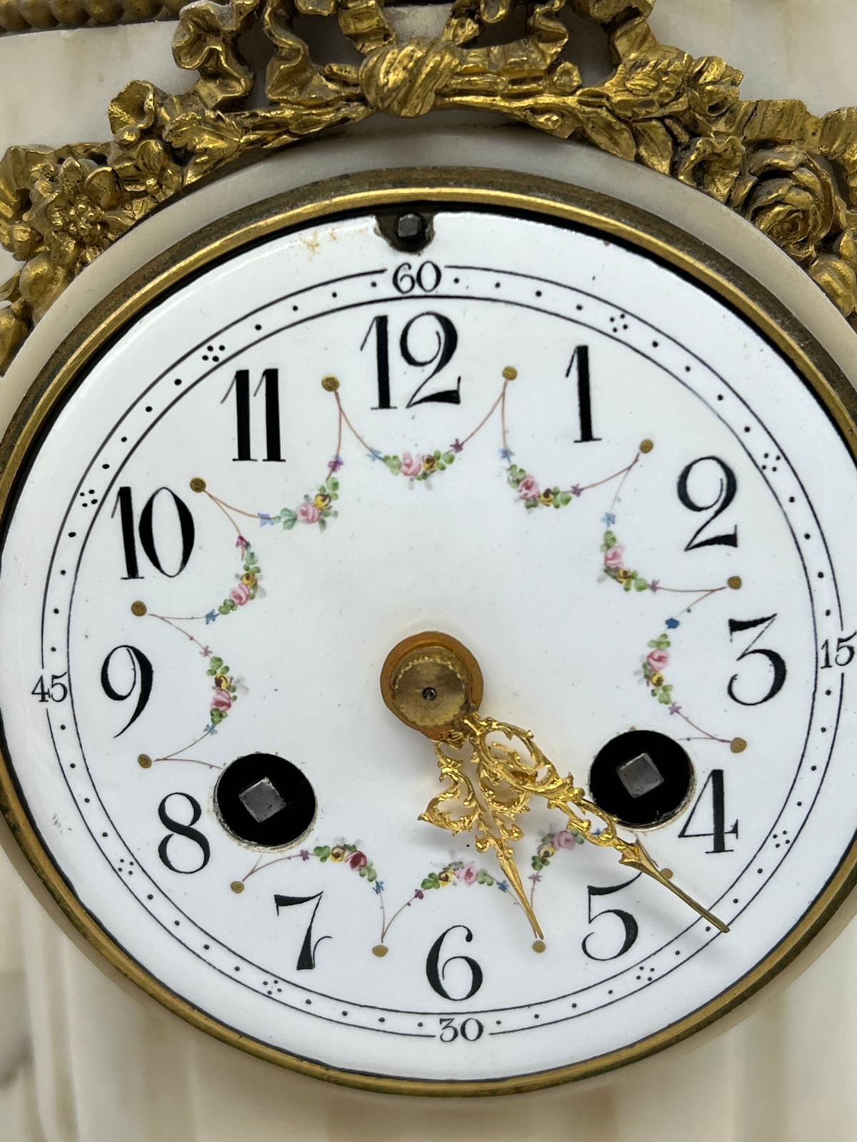 A white marble and gilt mantel clock (H29cm) - Image 8 of 8