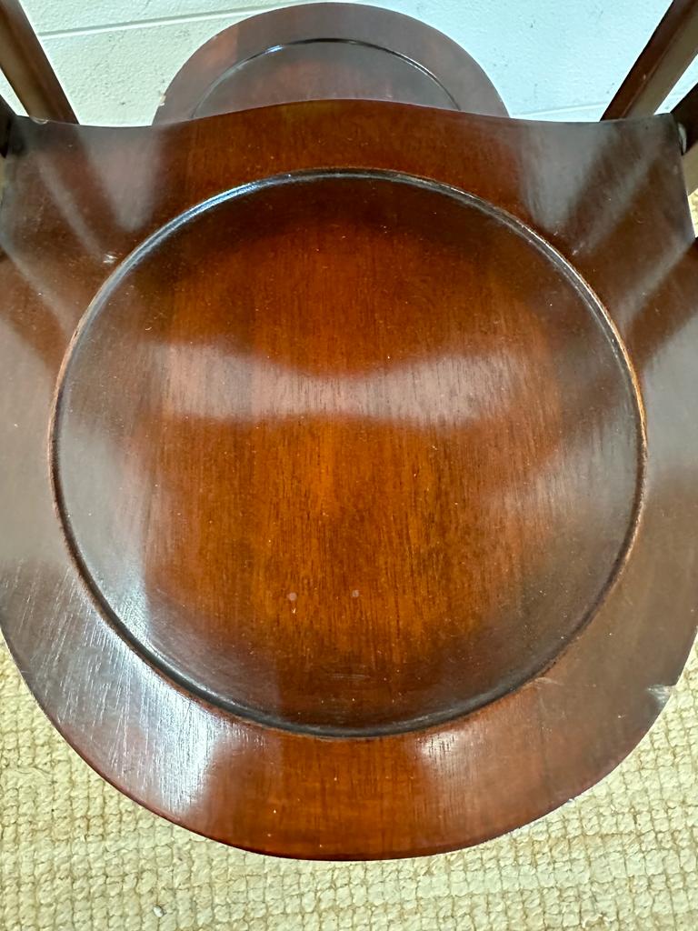 A mahogany folding four tier cake stand - Image 3 of 5