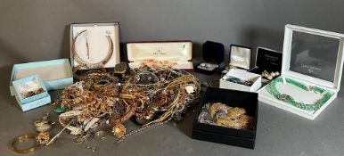 A quantity of quality costume jewellery