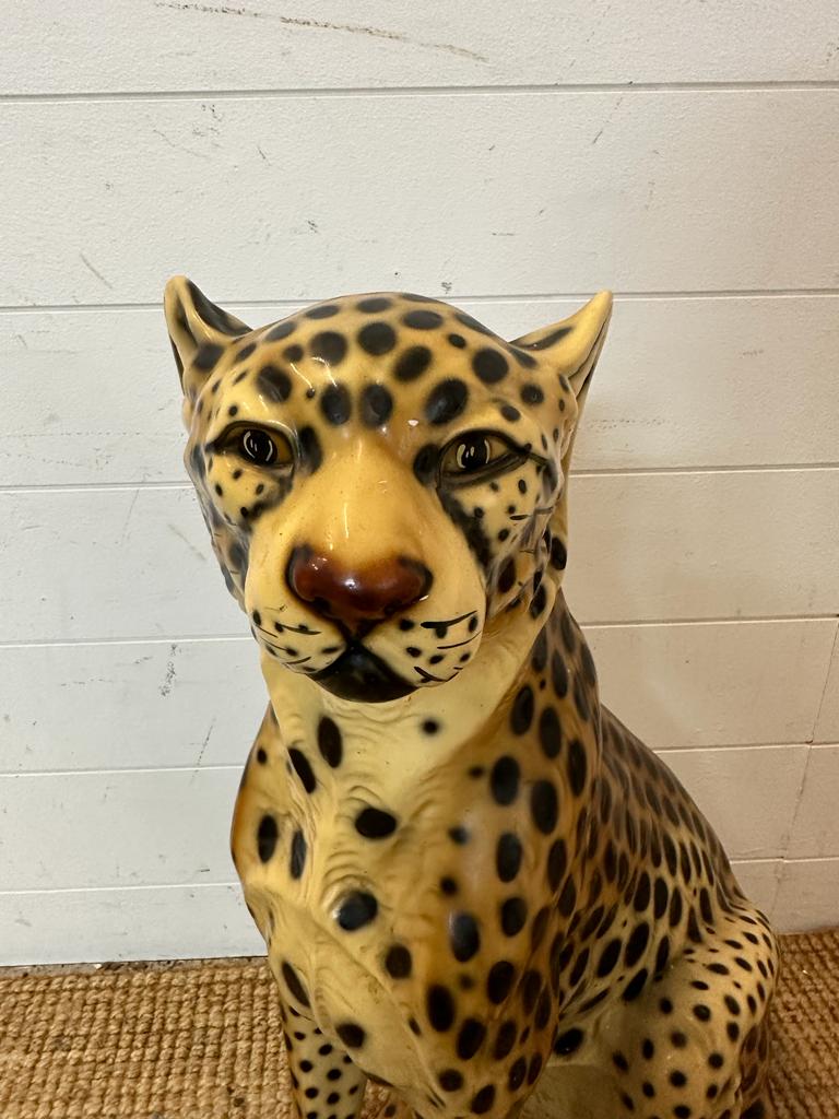 A vintage ceramic painted floor standing leopard (H68cm W47cm) - Image 3 of 4