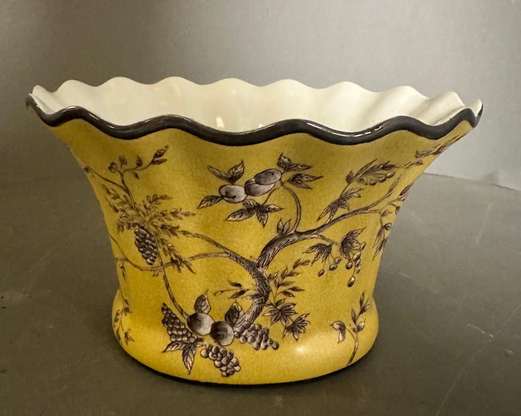 A yellow ground planter with a vine and olive pattern - Image 5 of 5