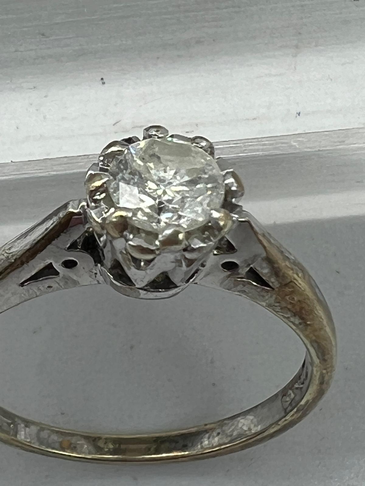 A 9ct white gold and diamond ring, size H - Image 7 of 8
