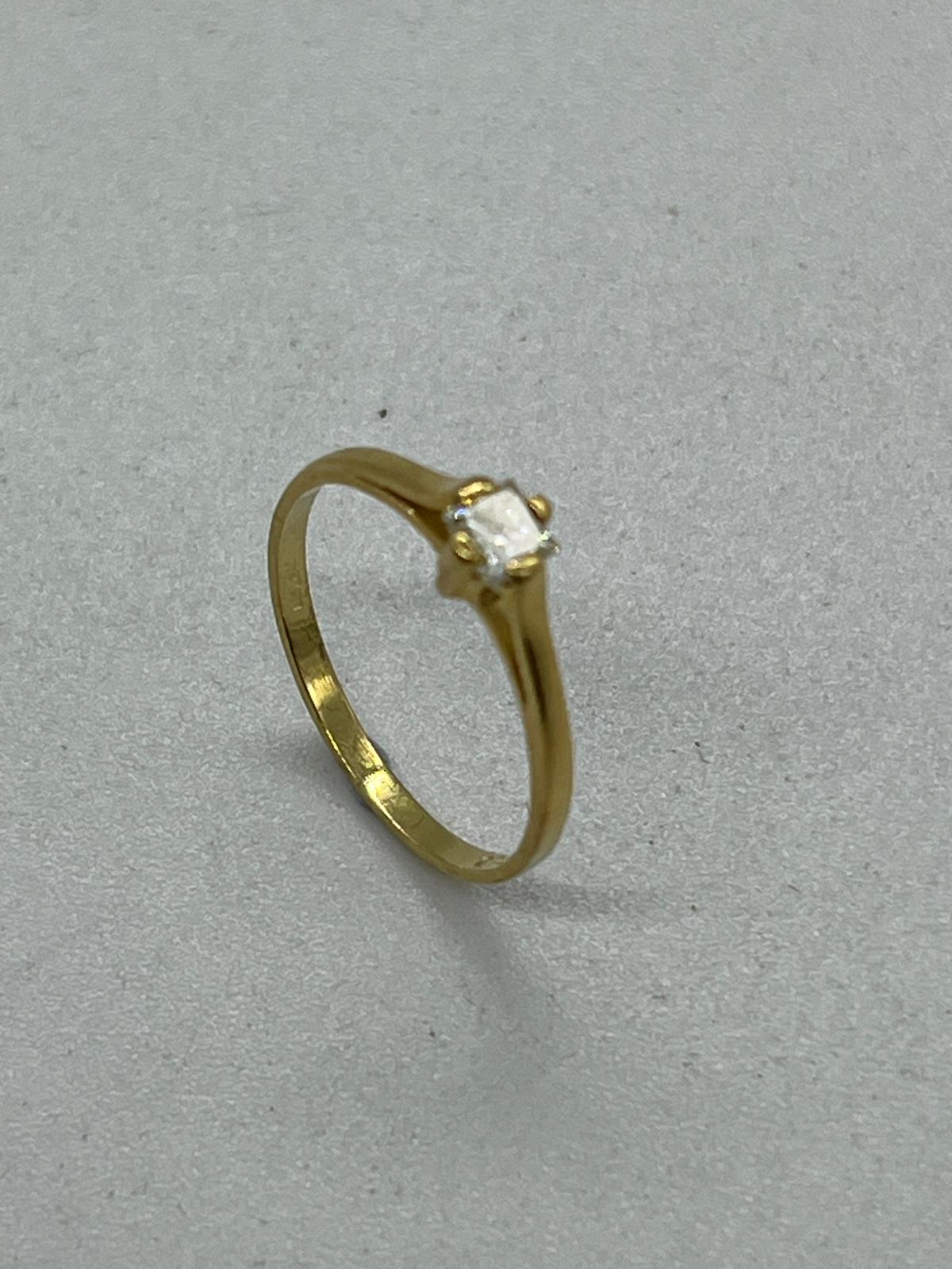 An 18ct diamond ring, yellow gold marked 750 (Approximate Total Weight 2g) Size N - Image 4 of 7