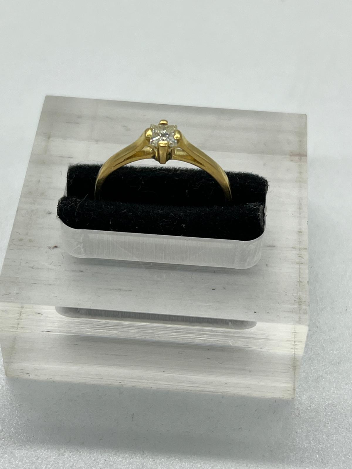 An 18ct diamond ring, yellow gold marked 750 (Approximate Total Weight 2g) Size N - Image 7 of 7