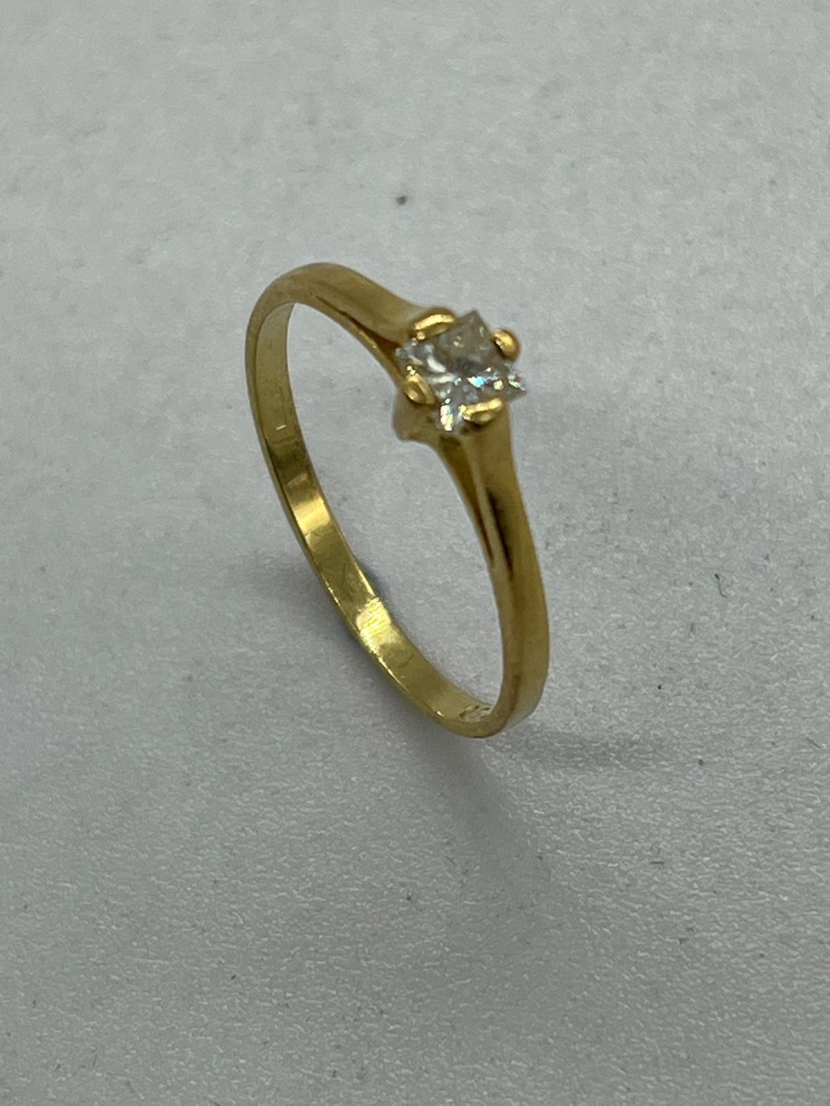 An 18ct diamond ring, yellow gold marked 750 (Approximate Total Weight 2g) Size N - Image 5 of 7