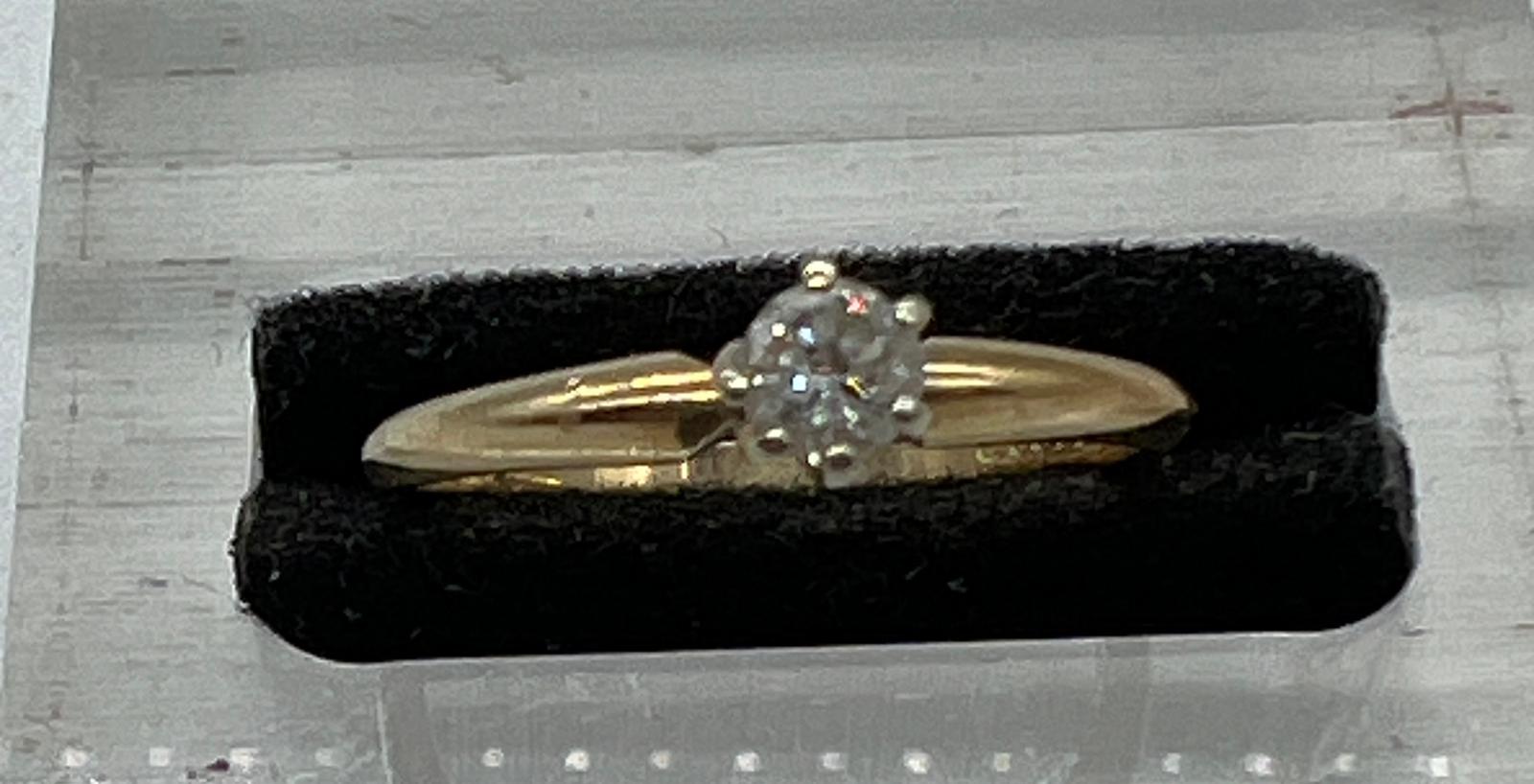 A 14ct gold diamond ring, size L - Image 2 of 7