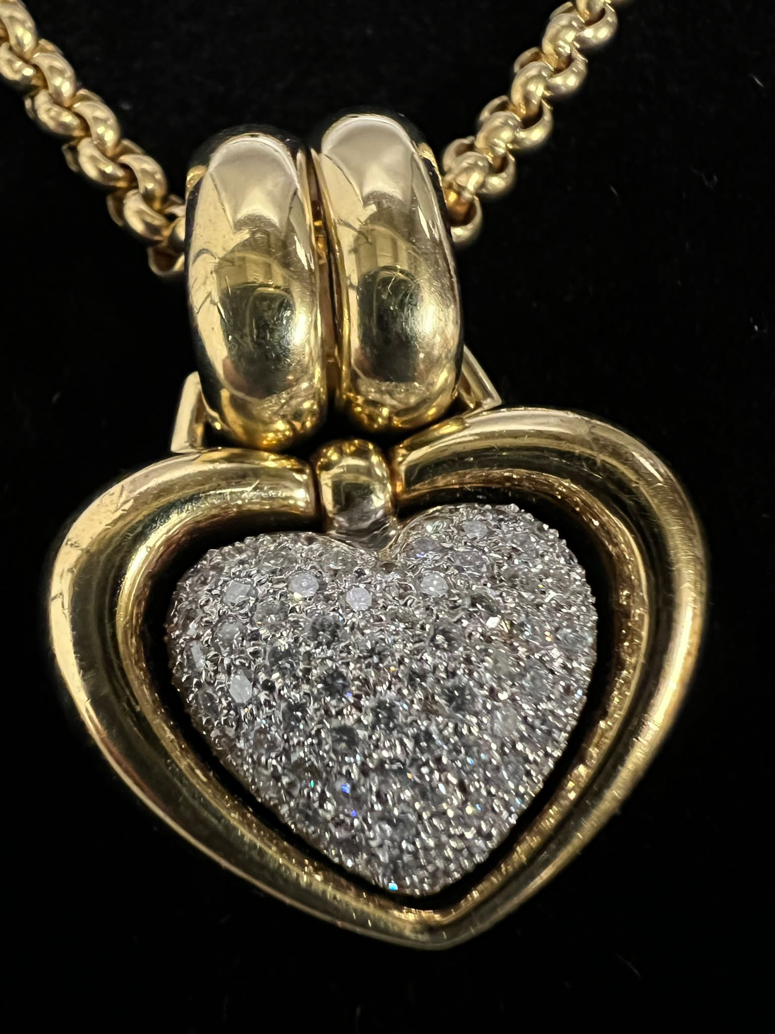 An 18ct gold and pave diamond open heart shaped pendant. Rounded Belcher chain approximately 440mm - Image 3 of 10