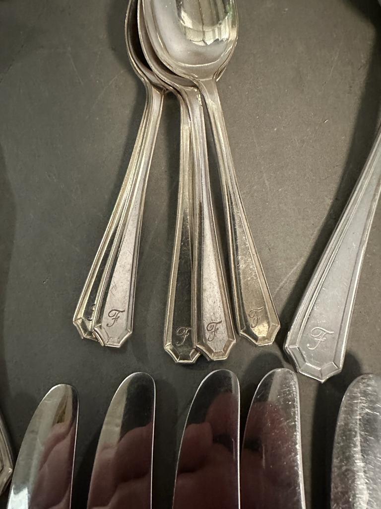 A six place setting cutlery set by Insignia Plate along with some other plated cutlery. - Image 8 of 8