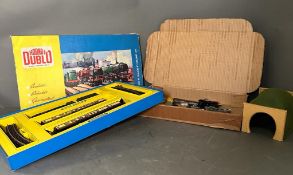 A Hornby Dublo "Red Dragon" train set and a selection of Hornby Dublo to include tunnel, buffers and