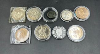 A small selection of collectable coins to include: 1937 Crown, and a selection of commemorative five