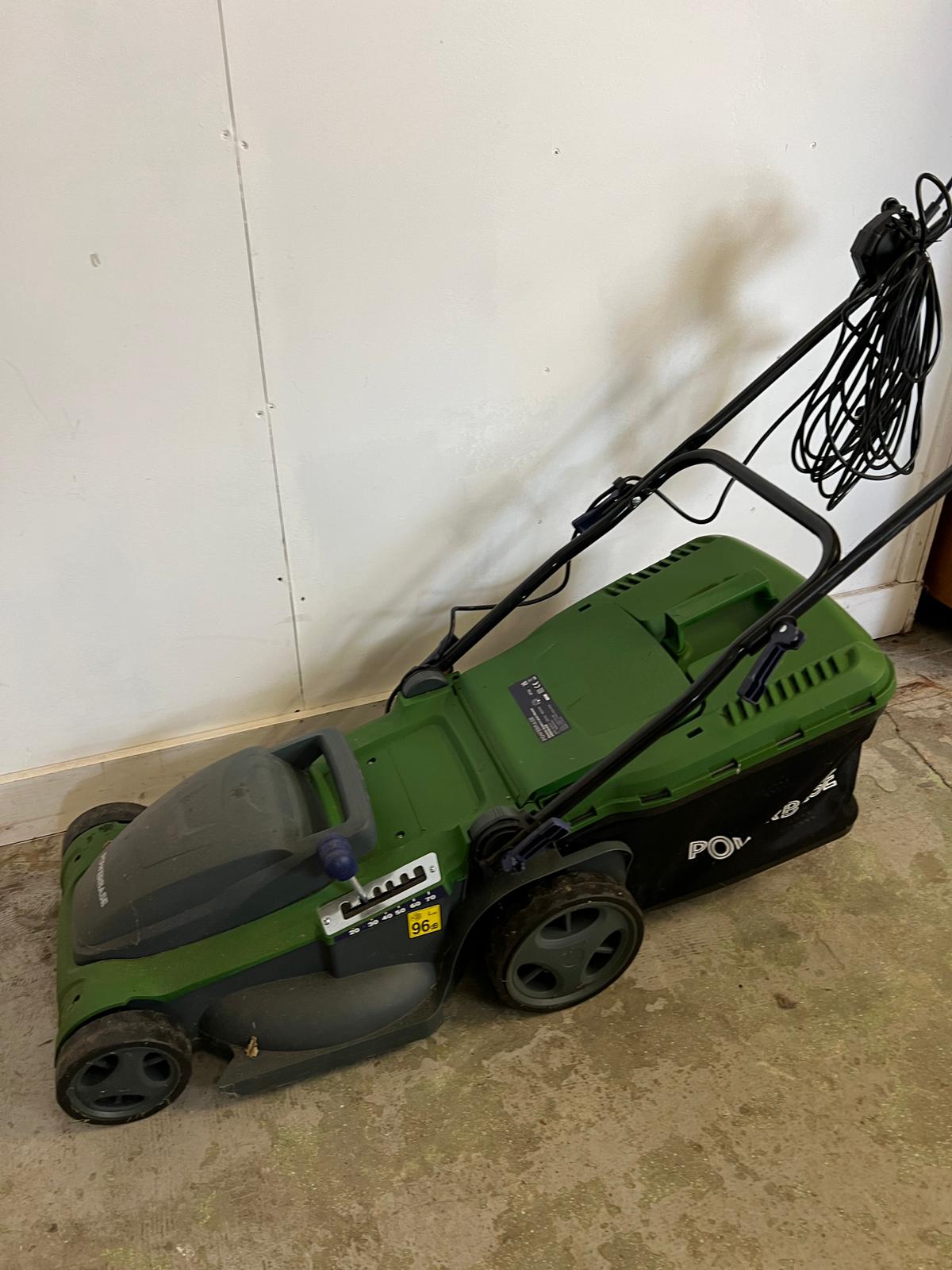 A power base 41cm 1800w electric rotary lawn mower - Image 2 of 4