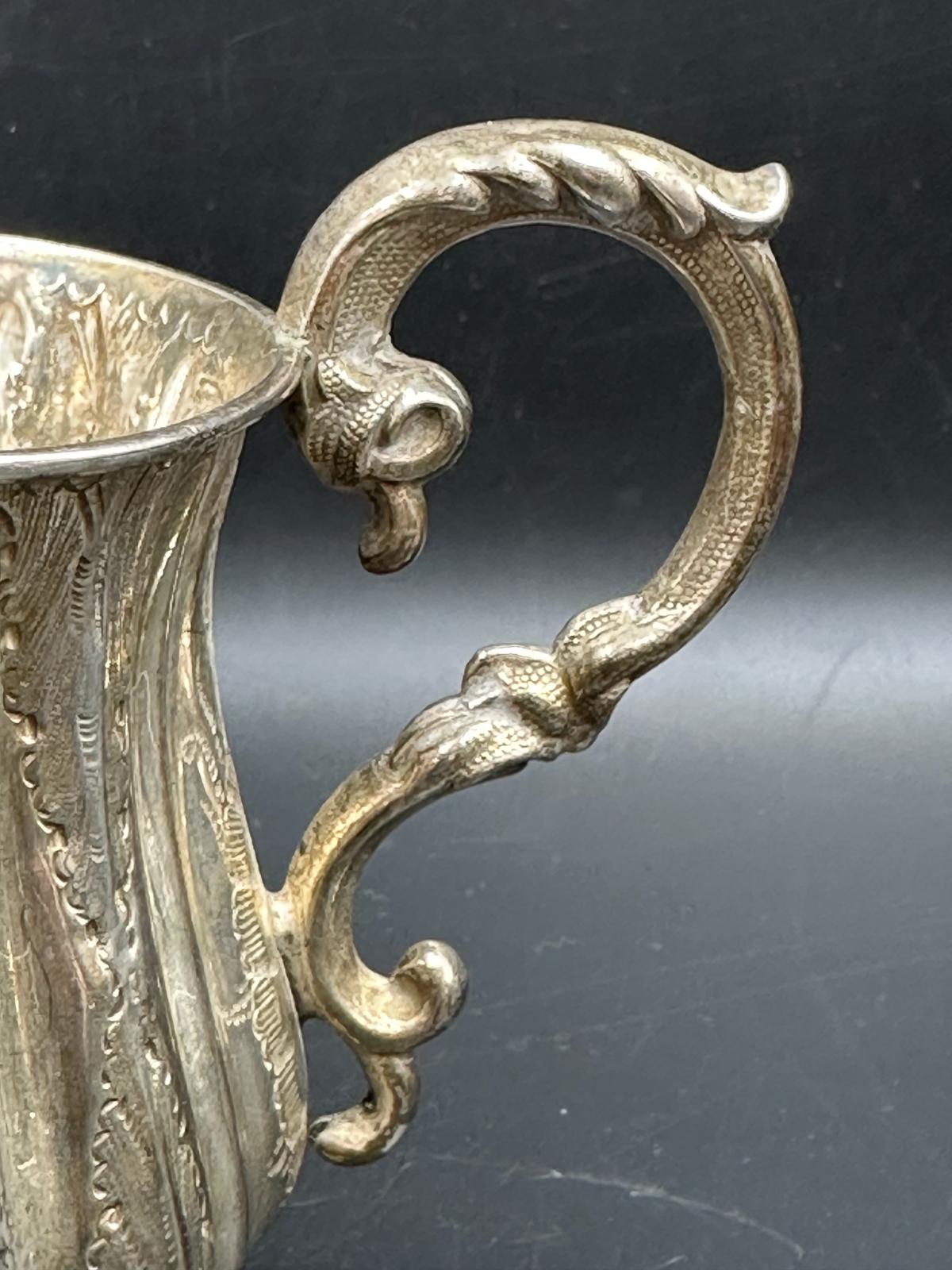 A Victorian ornate silver tankard, approximate 8.5cm high, Birmingham 1868, approximate total weight - Image 4 of 6