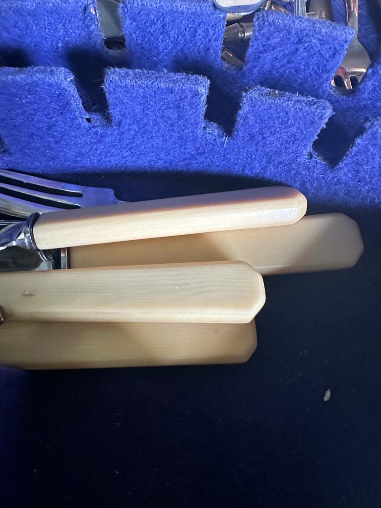 A box of mixed flatware various styles - Image 3 of 5