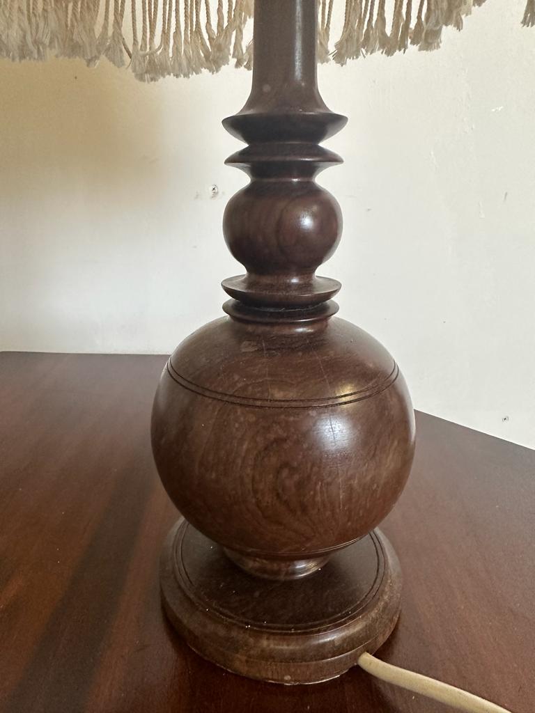 A pair of mahogany turned table lamps - Image 2 of 3