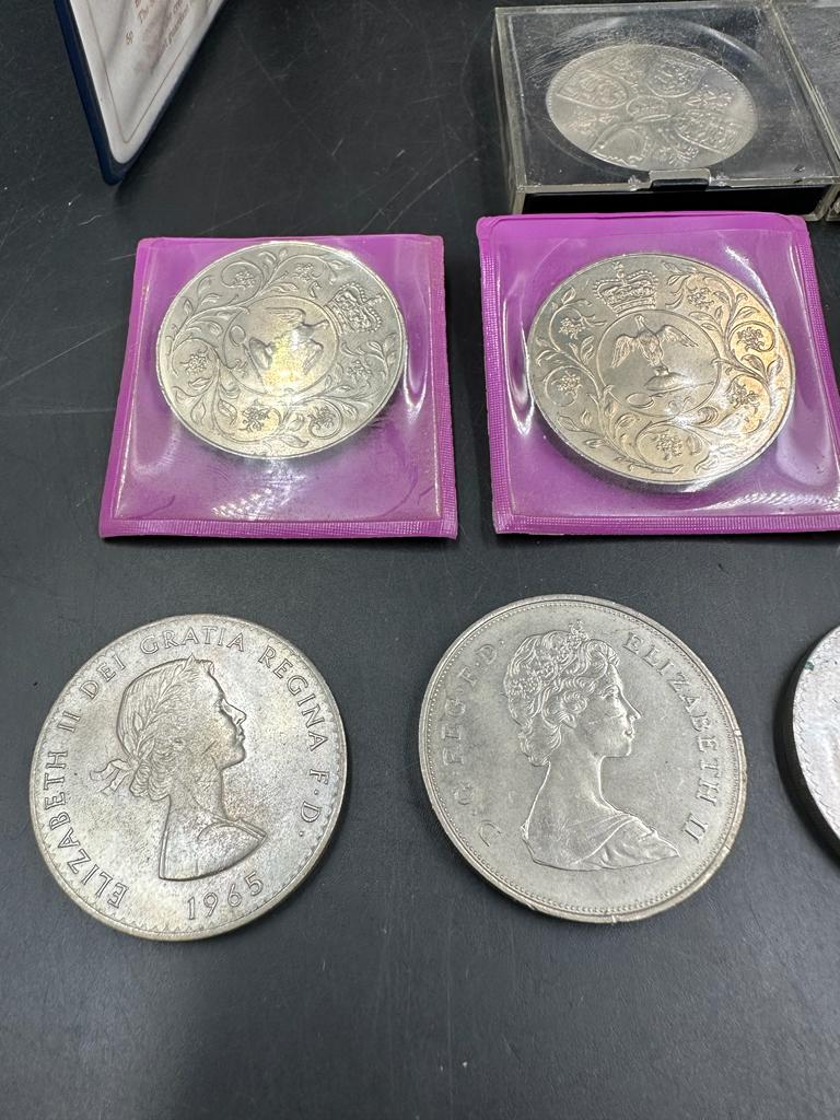 A small selection of Britain's collectable coins to include Britain's First Decimal Coins x 2, and a - Image 2 of 4