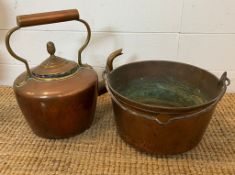 A large copper kettle and pan (Dia 30cm)