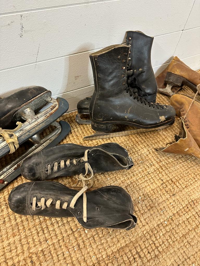 Nine sets of vintage ice skates various styles and sizes - Image 5 of 6