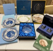 A selection of Wedgewood, Royal Worcester china plates and Sturt crystal glasses