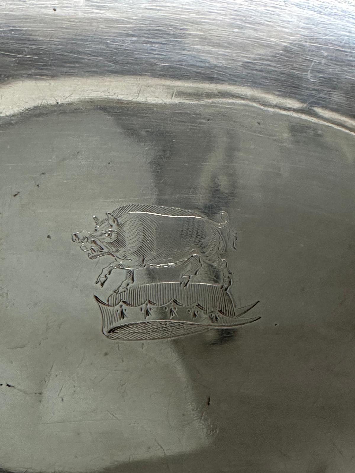 A Georgian silver basket with handle and pig armorial to base of bowl, with an approximate total - Image 4 of 5